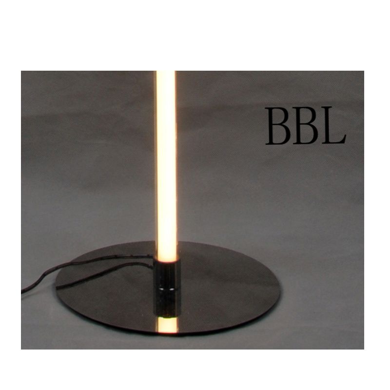 Lampadaire LED avec tube droit en acrylique