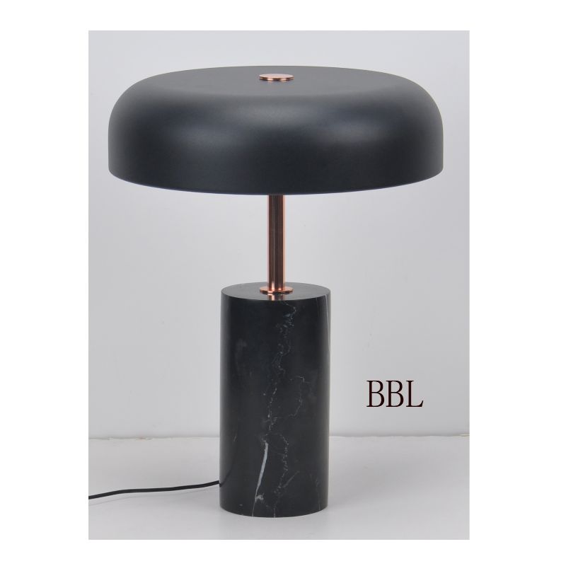 Lampe à poser LED avec base en marbre noir et abat-jour en métal