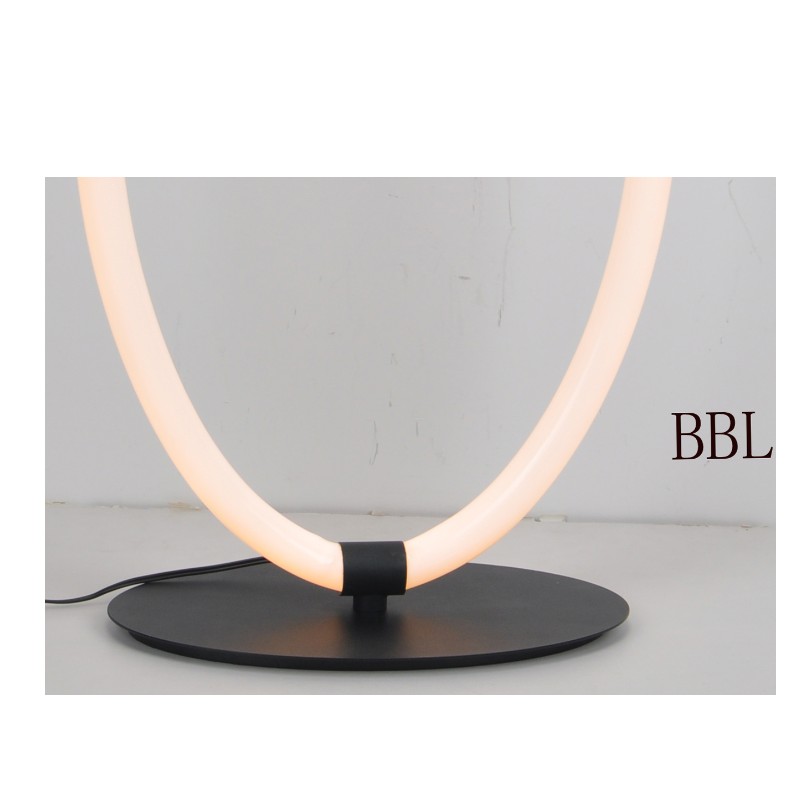 Lampe de table à diode électroluminescente elliptique
